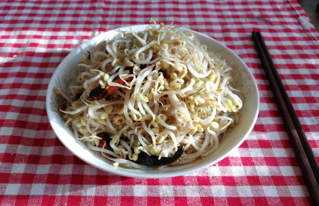 厨师长教你：“炝炒绿豆芽”的家常做法，味道非常赞
