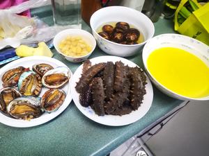 过年神级大菜，葱烧海参鲍鱼扒冬菇的做法 步骤1