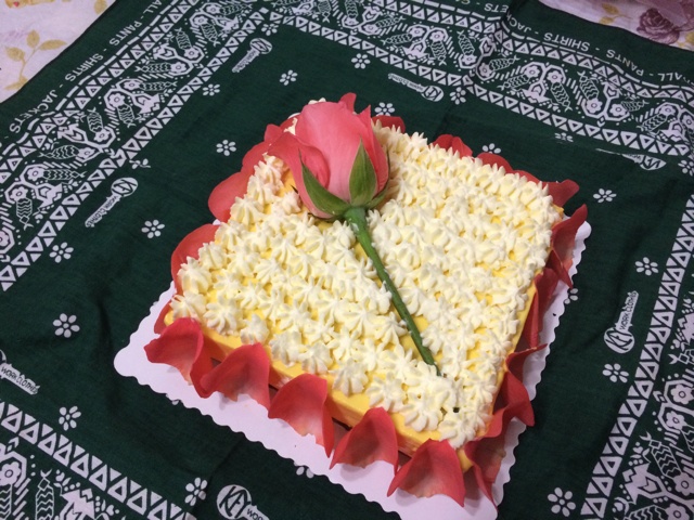 玫瑰花瓣蛋糕