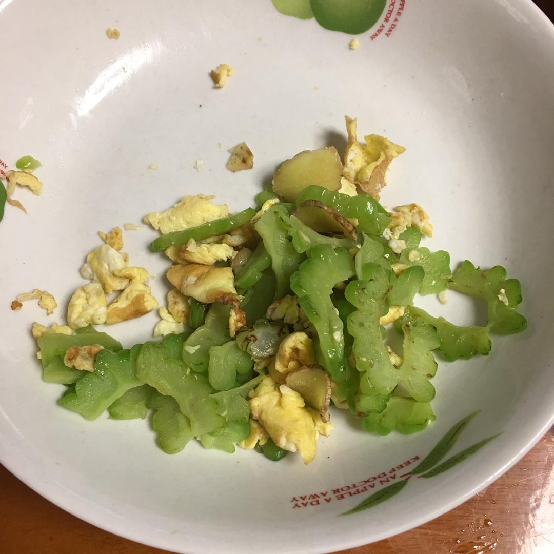 苦瓜炒鸡蛋