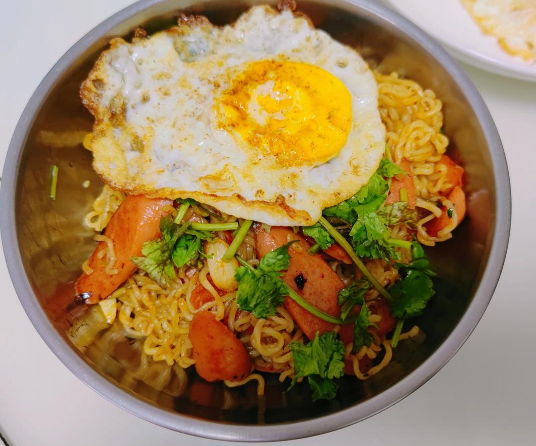 秒杀路边摊✨好吃到没朋友‼️懒人炒方便面🍜