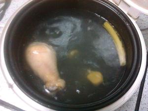 电饭锅版鸡汤的做法 步骤2