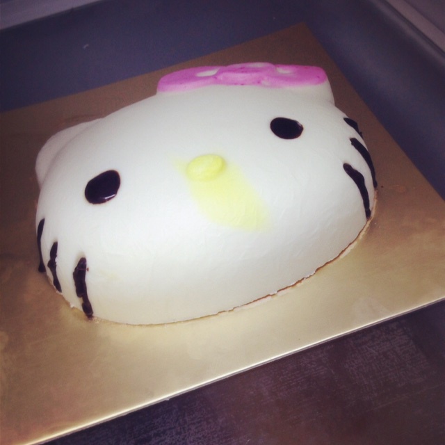 hello kitty 立体主题蛋糕——酸奶奶酪蛋糕