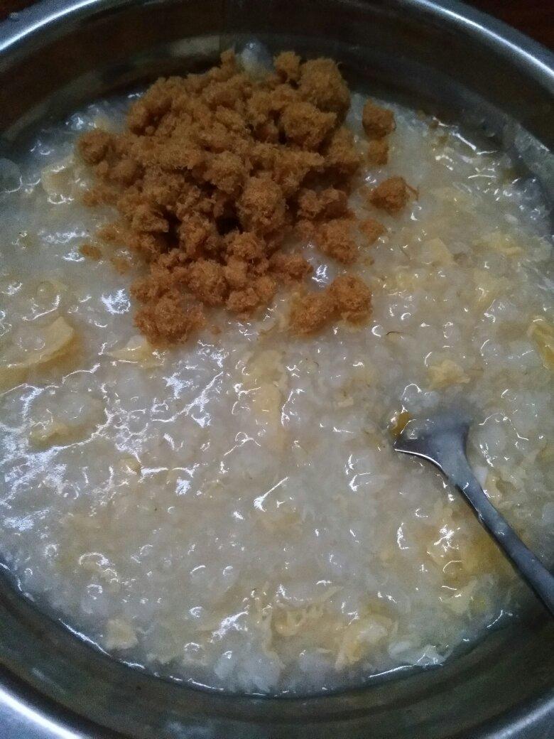 鸡蛋肉松粥