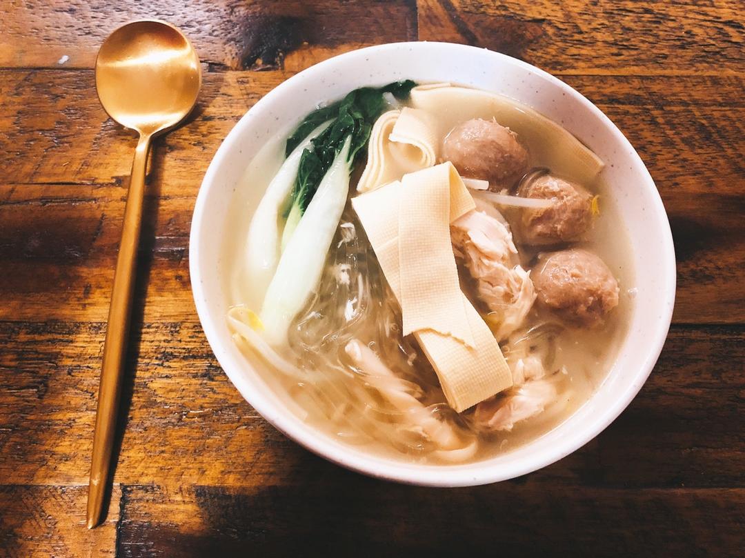 鸡汤米线