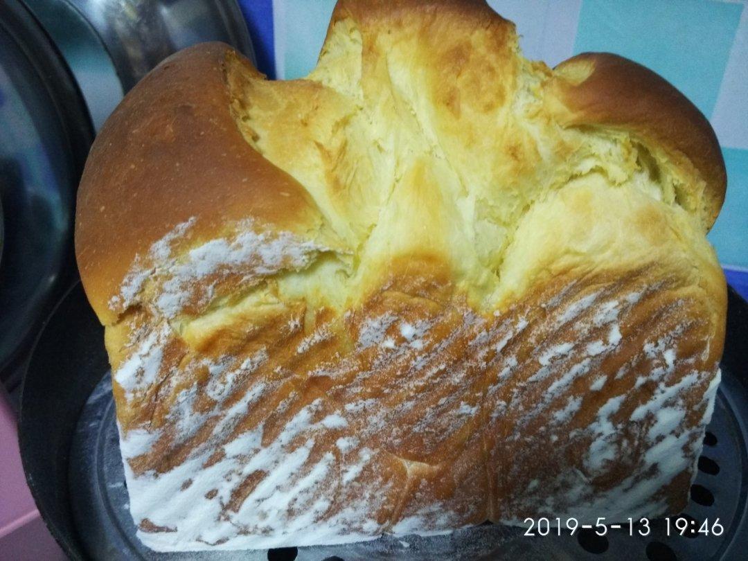 超级爆头王～牛奶蛋黄吐司