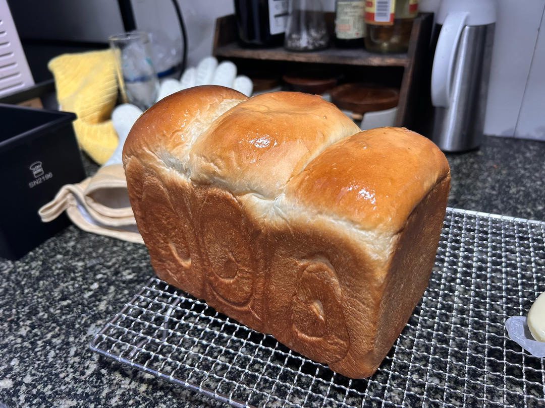 鲜奶液种超熟吐司