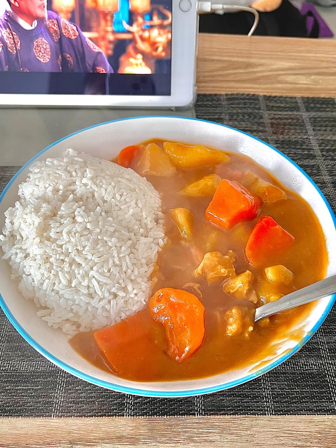 咖喱鸡肉饭