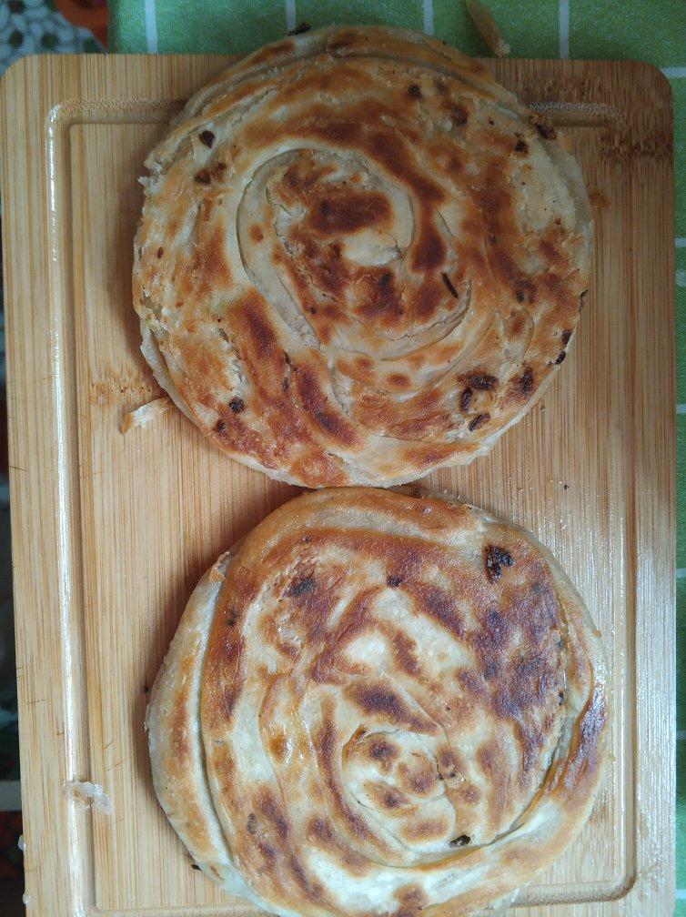 葱油饼（面粉吸水量不一样、水慢慢加）