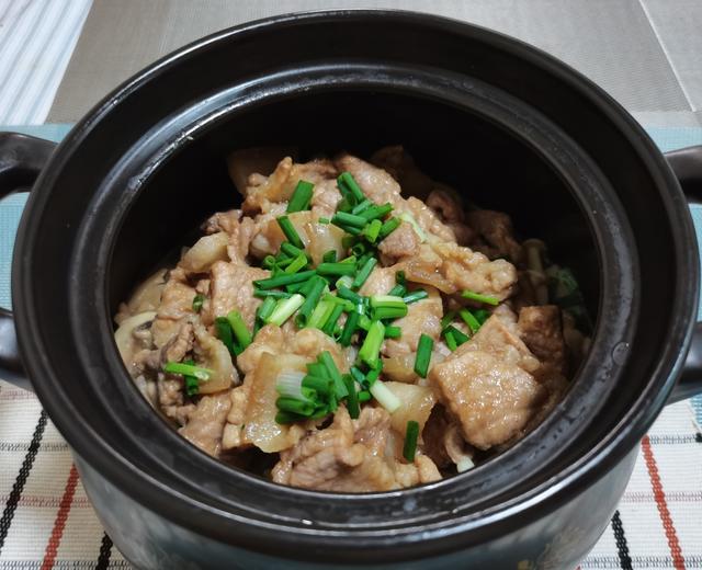 砂锅焗梅花肉片