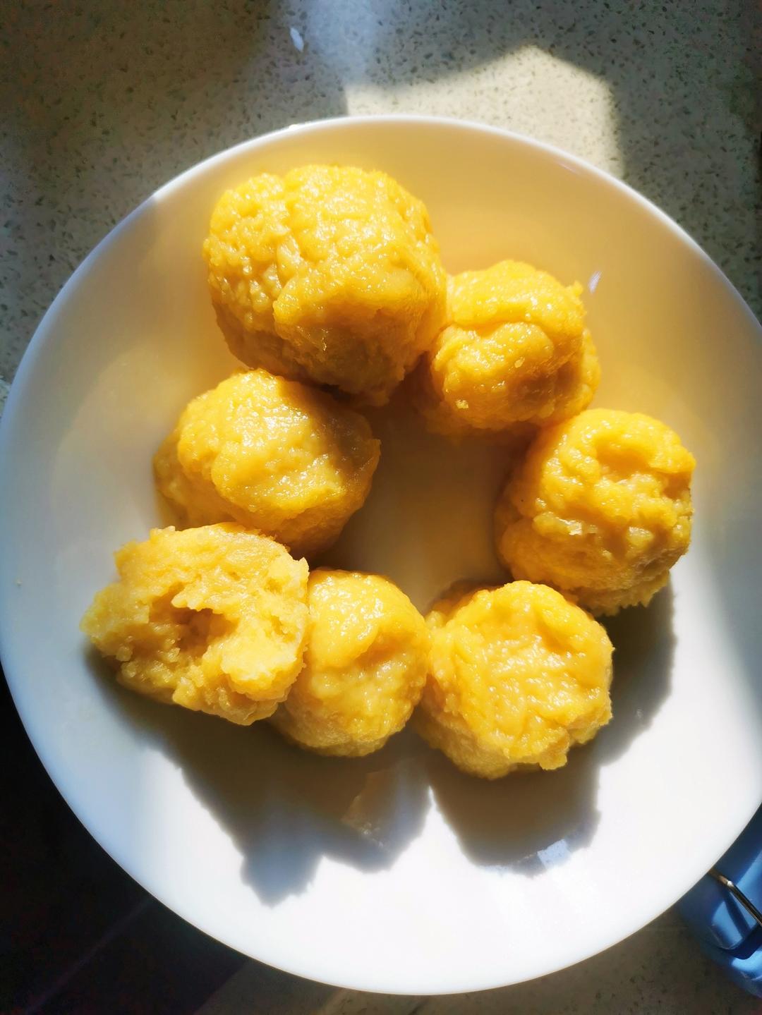 纯玉米面窝窝头(烫面.不发酵)