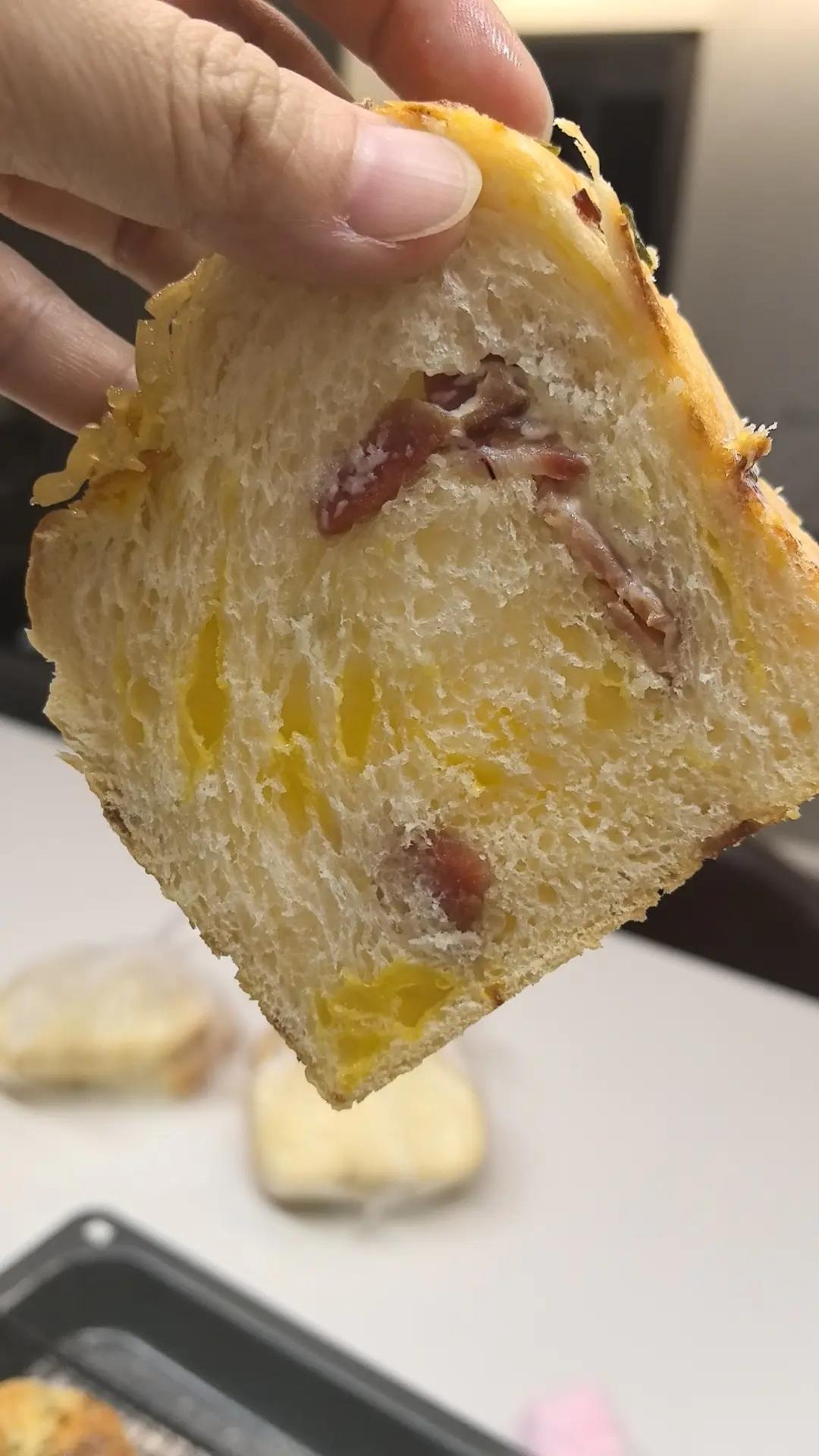 料多多香葱培根芝士吐司