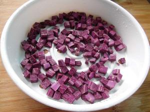 减脂又简单的紫薯燕麦粥的做法 步骤1