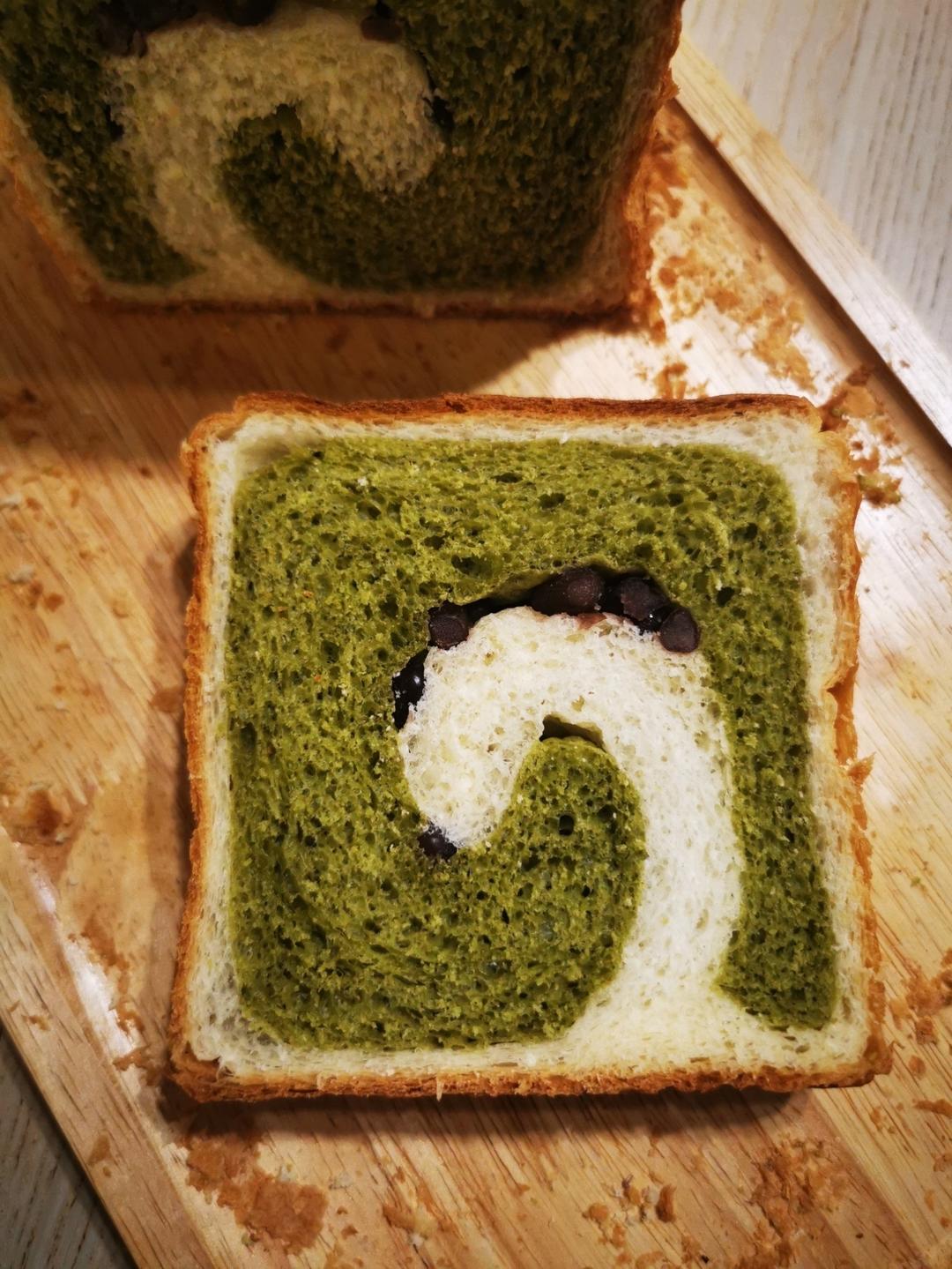 清香柔软的抹茶红豆吐司