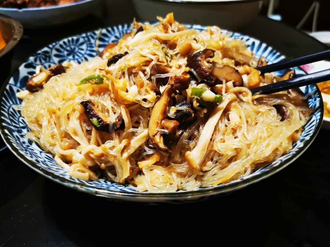 香菇干贝粉丝煲