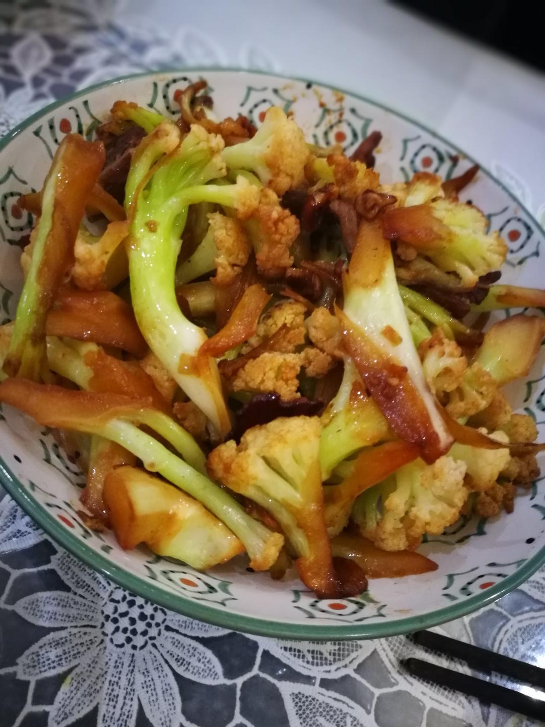 老丁的私房菜-干锅花菜