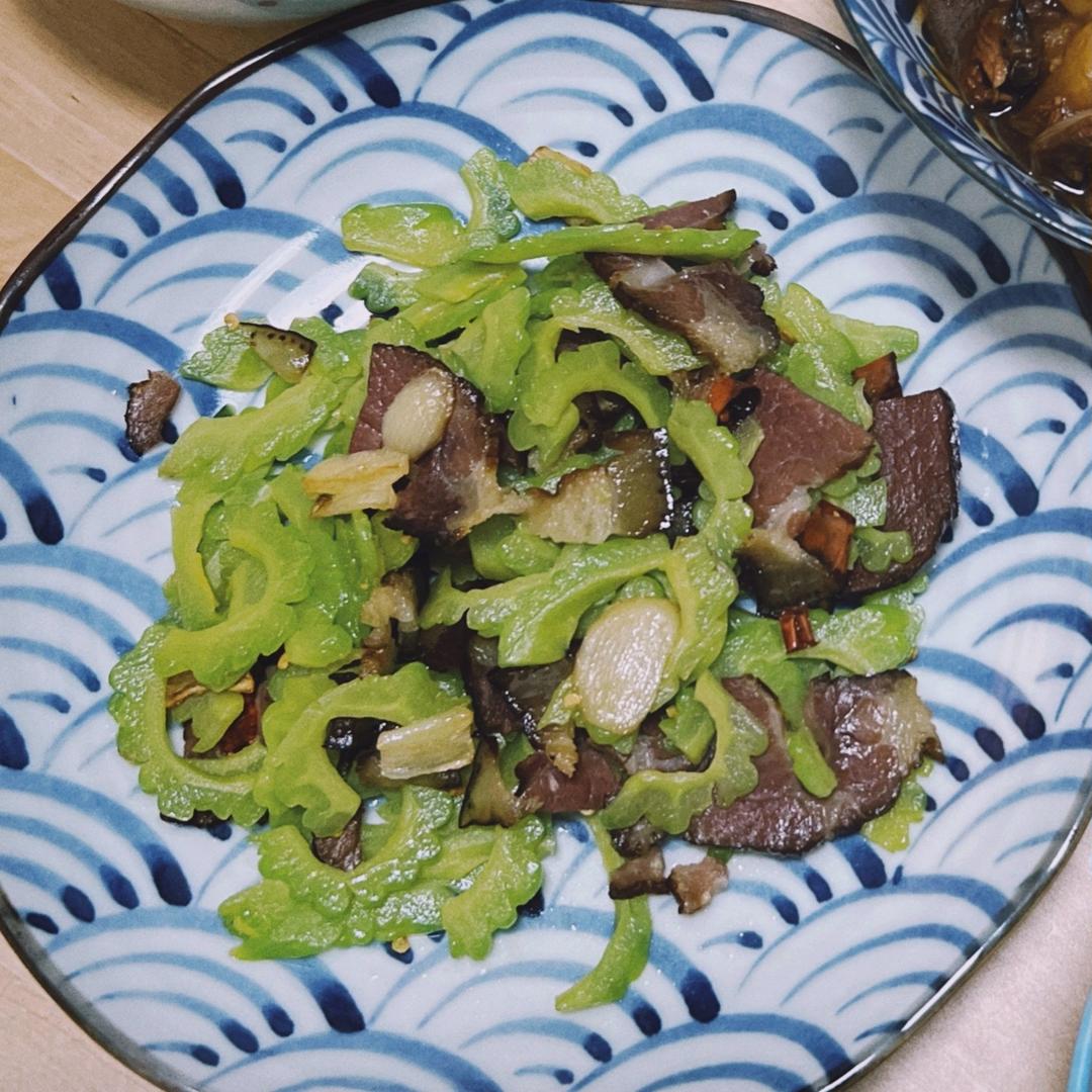 腊肉炒苦瓜