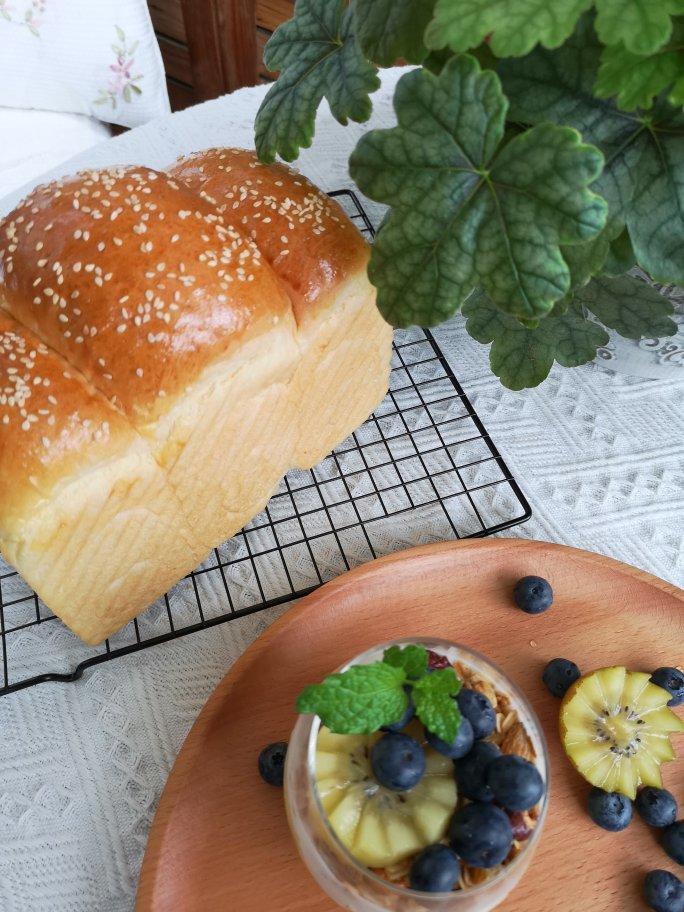 一发奶香云朵吐司—新手必做不会失败的吐司