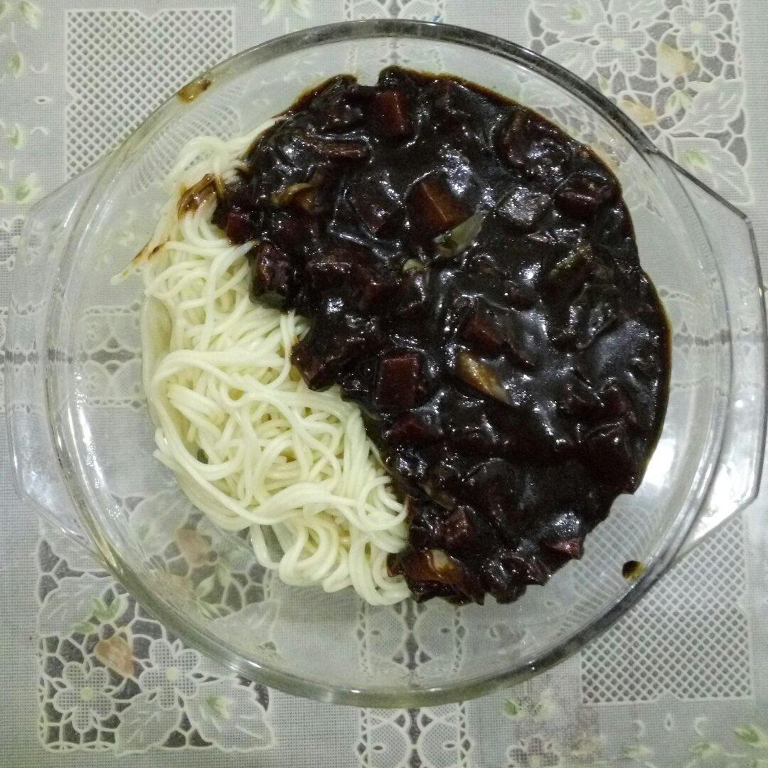 韩式炸酱饭 很丑但是很温柔