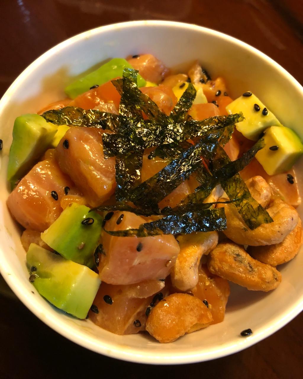 三文鱼牛油果盖饭，风靡夏威夷的Poke拌饭