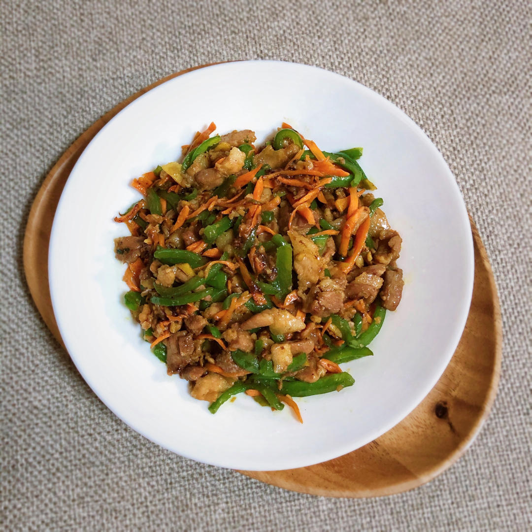 巨下饭的尖椒肉丝好吃得一碗接一碗