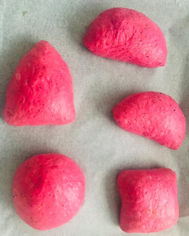 火龙果麻薯欧包