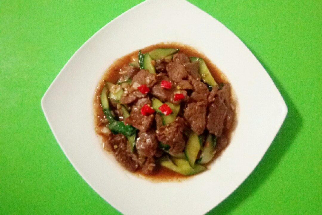 9838青青河边草做的黄瓜炒牛里脊
