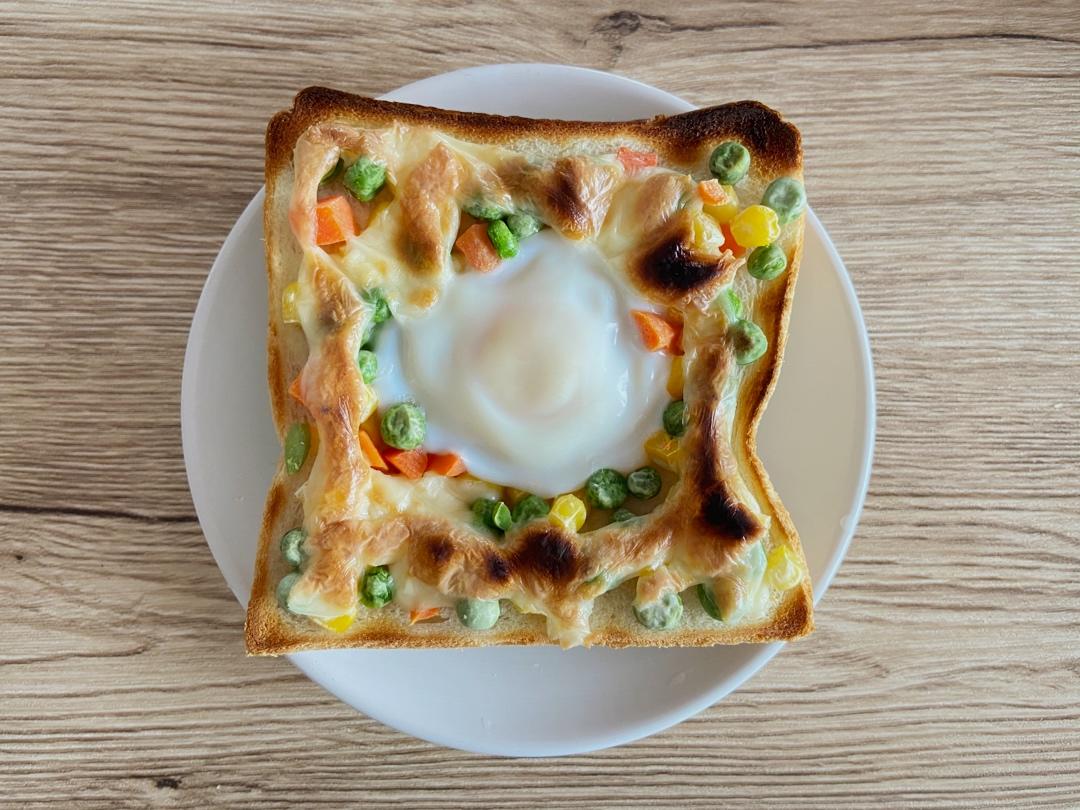 吐司太阳蛋披萨