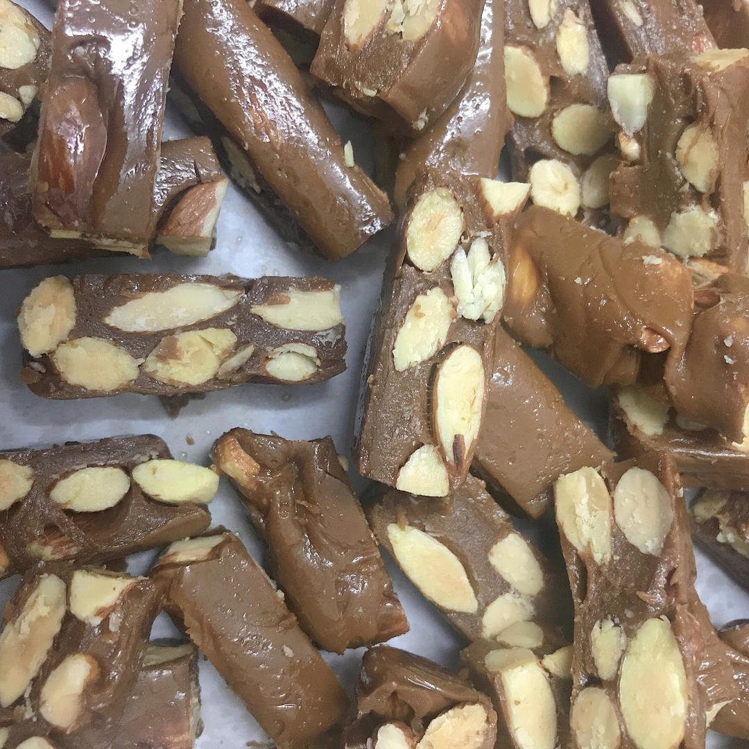 《Tinrry+》焦糖杏仁太妃糖