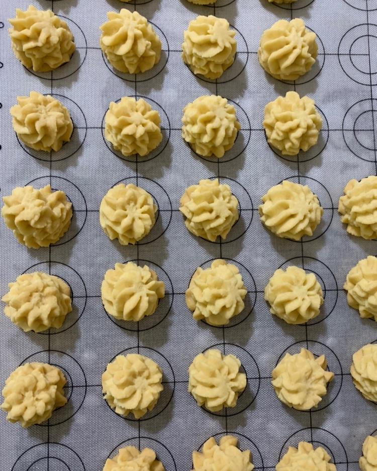 酥到掉渣的网红珍妮曲奇，牛油小花