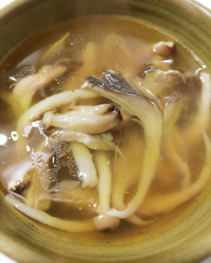 冬日暖锅  双菇汤的做法