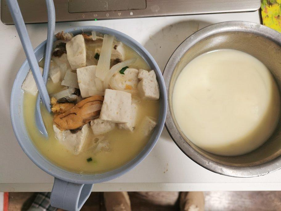 鲫鱼豆腐汤