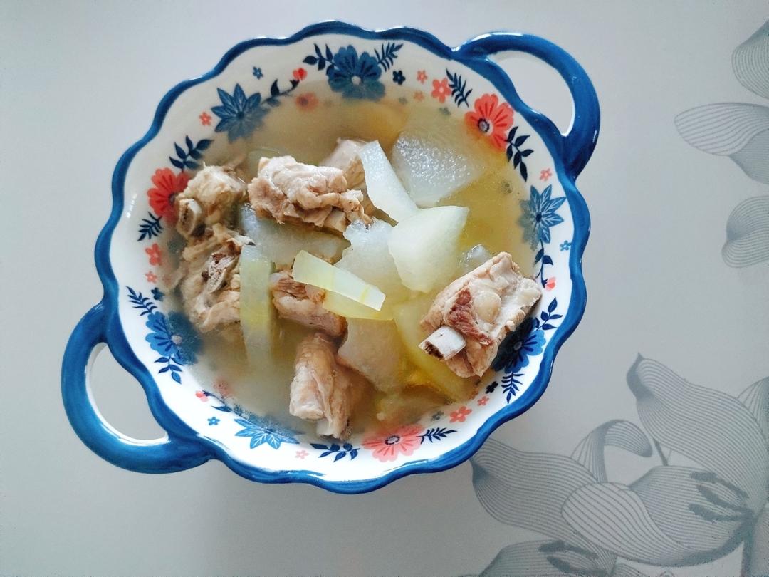 夏季清热解暑佳品~笋干冬瓜排骨汤