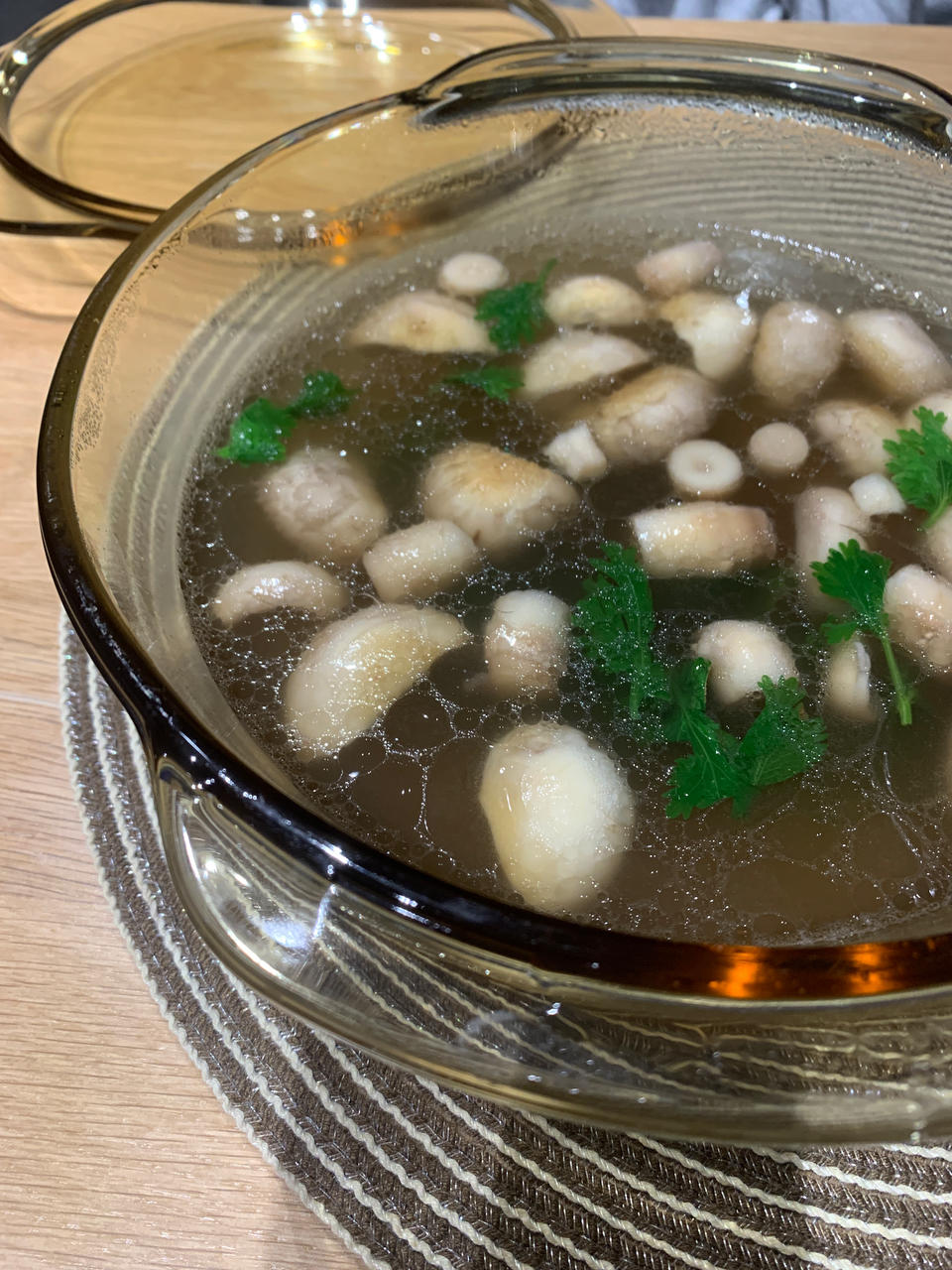 鲜掉眉毛口蘑汤