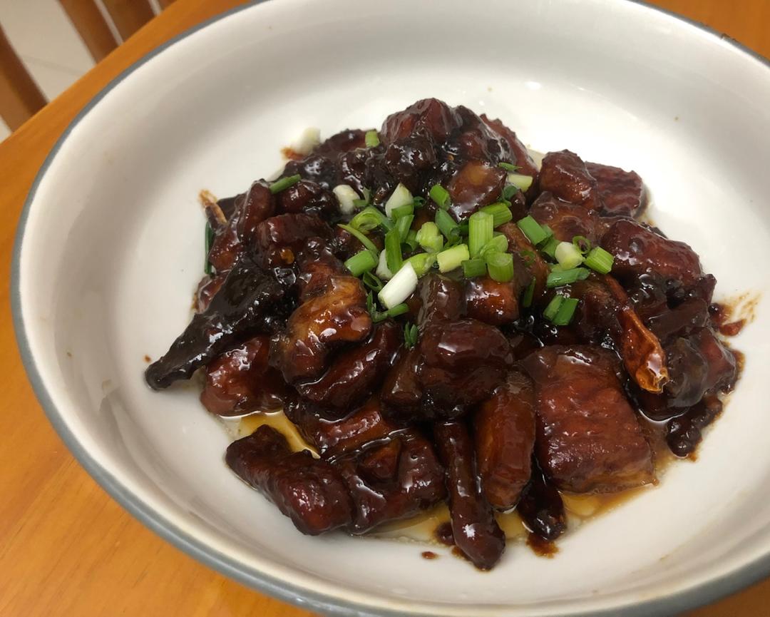 快手金蒜红烧肉