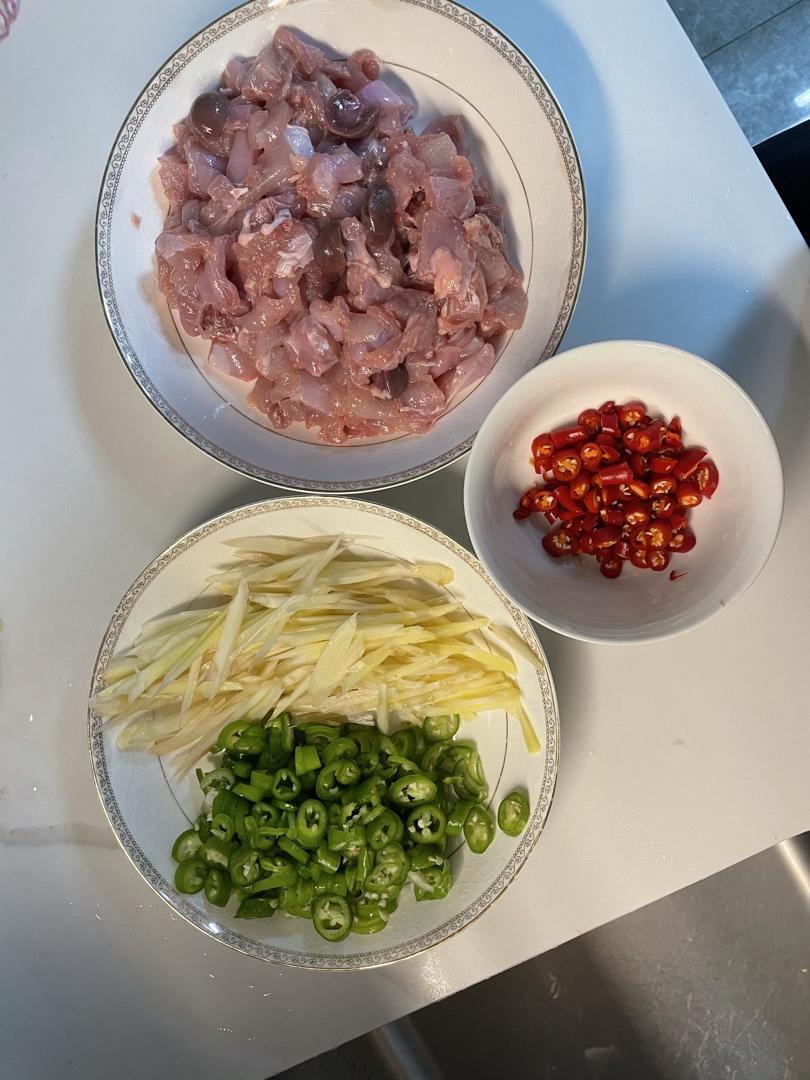 厨师长教你：自贡名菜“鲜锅兔”的家常做法，味道很赞先收藏起来