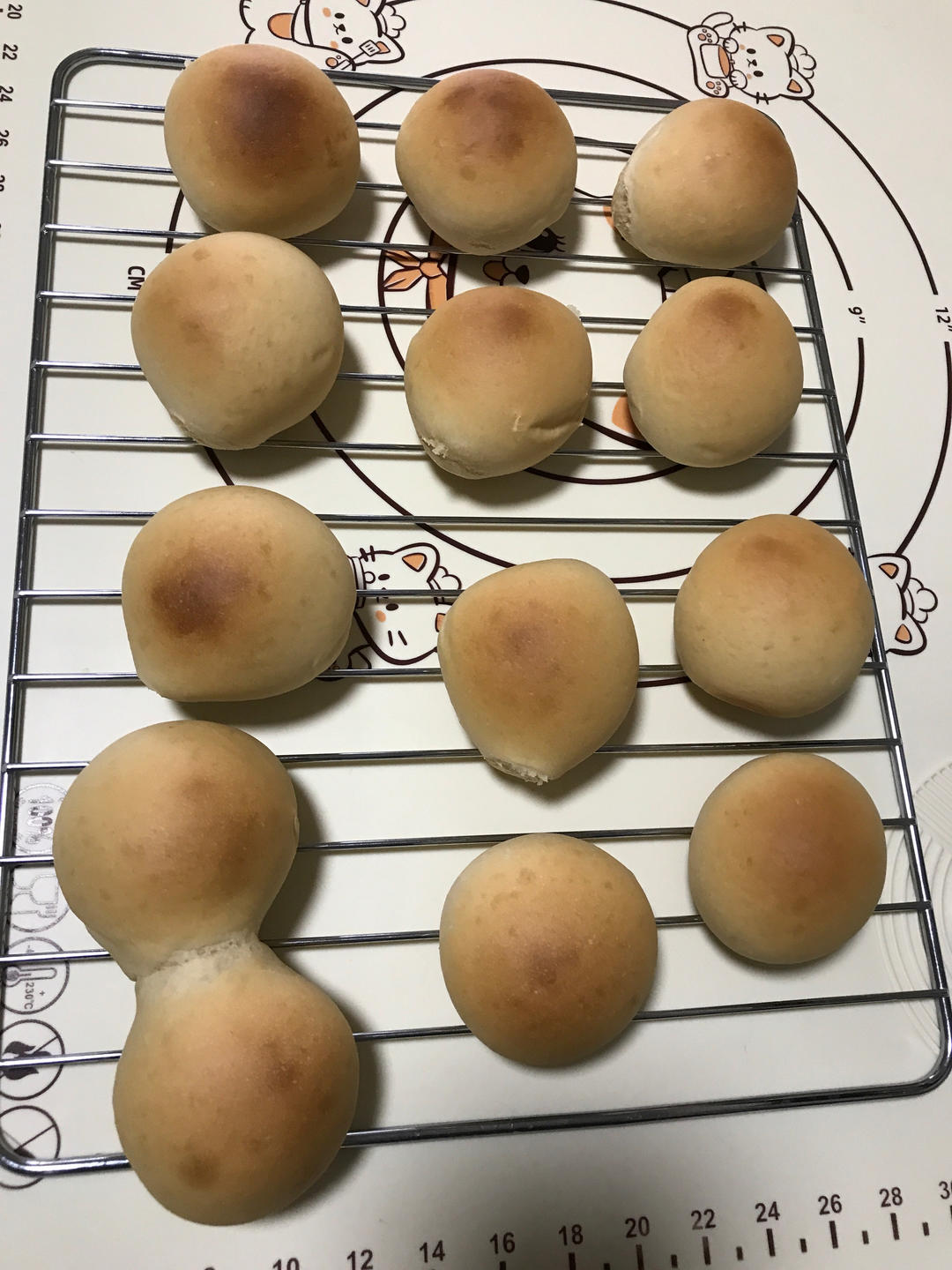 暄软的烤馒头