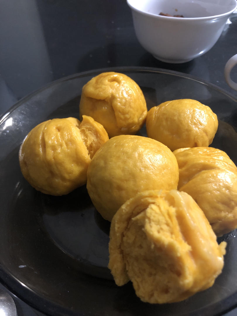 不加一滴水，松软香甜的南瓜馒头