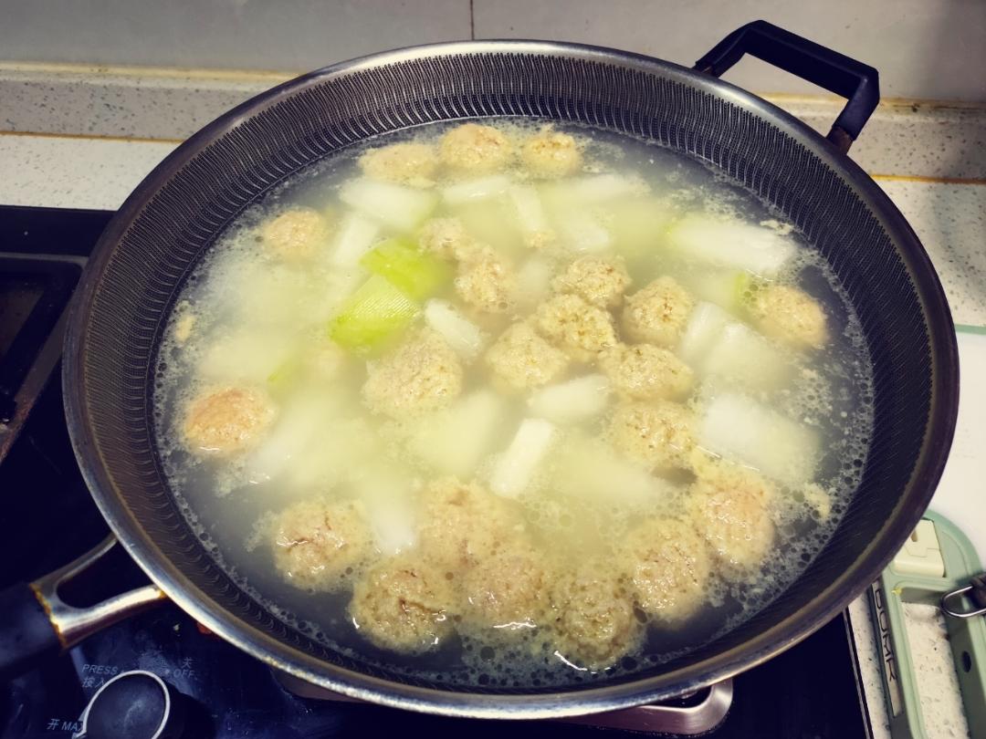 巨鲜美的冬瓜丸子汤