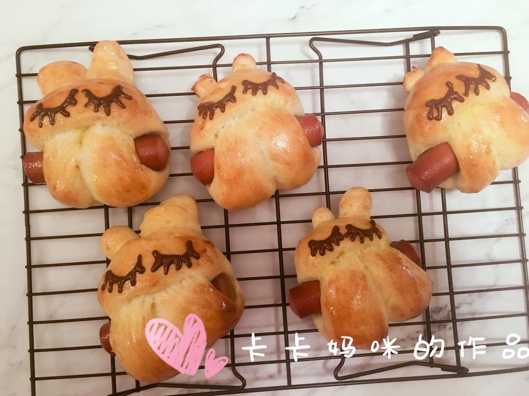 小兔子香肠面包