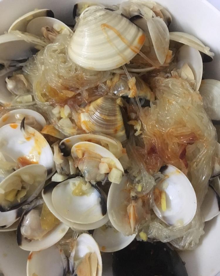 蒜蓉粉丝蒸白贝