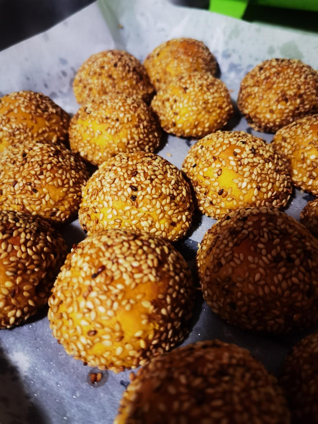 免油炸！秋日小甜品👉糯叽叽的南瓜芝麻球！