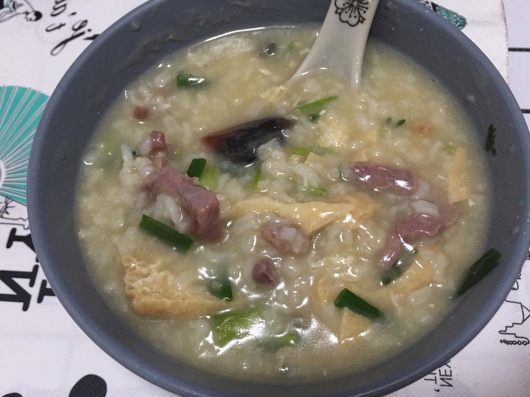 十五分钟快手之香滑皮蛋瘦肉粥(附五分钟电饭煲电压力锅更快捷方法)