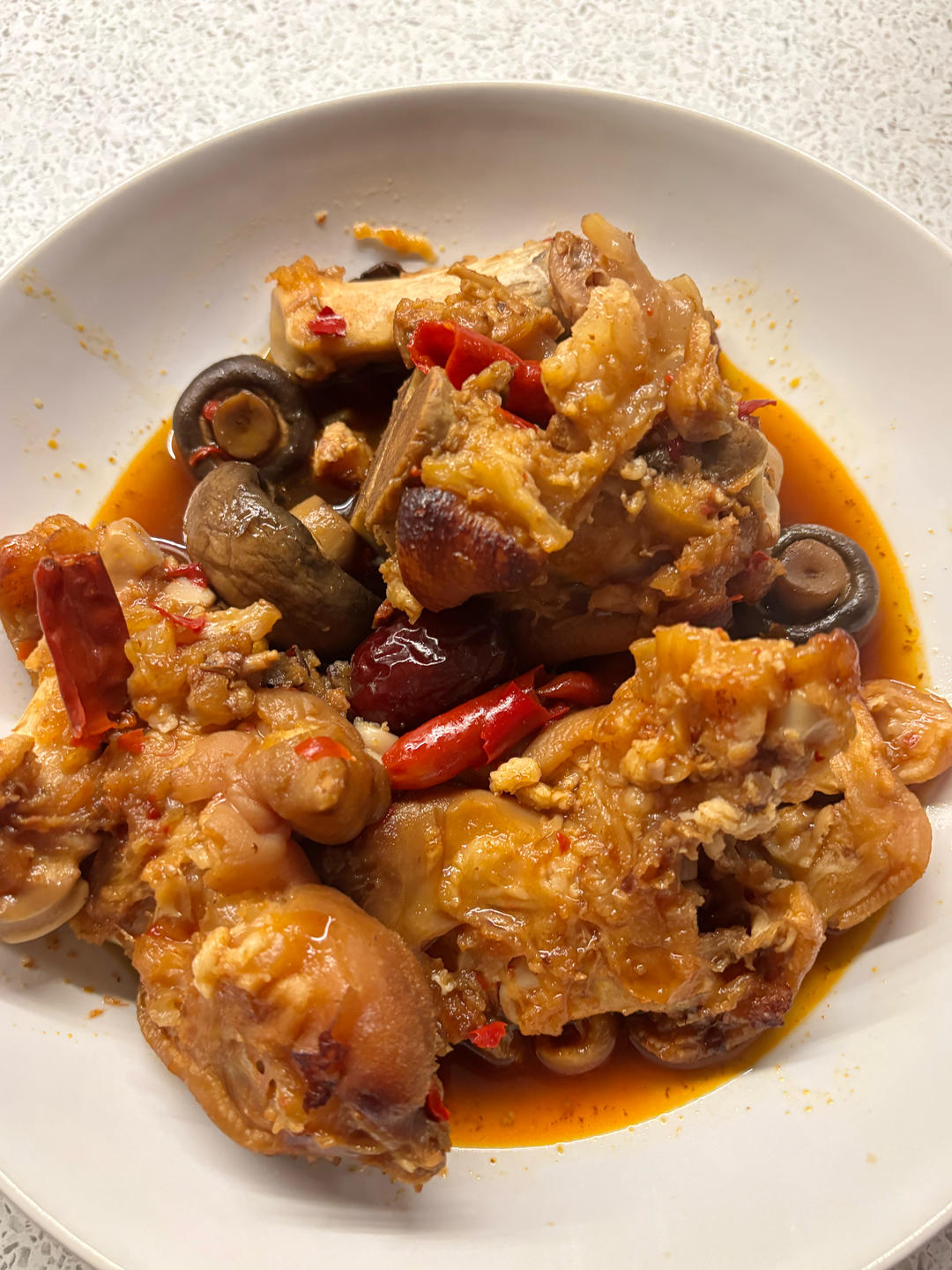 美味的家常菜：红烧猪蹄