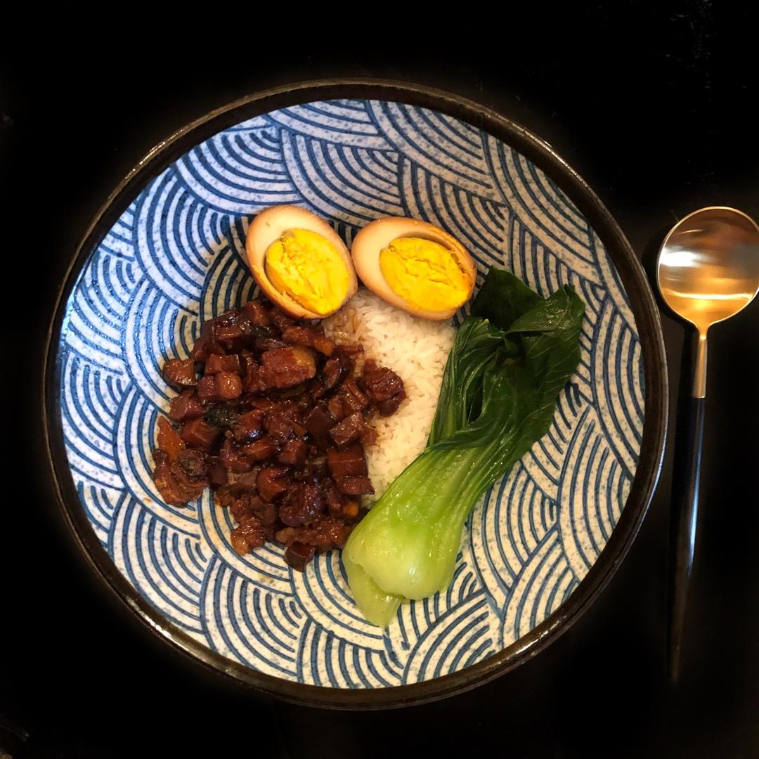 洋葱酥卤肉饭