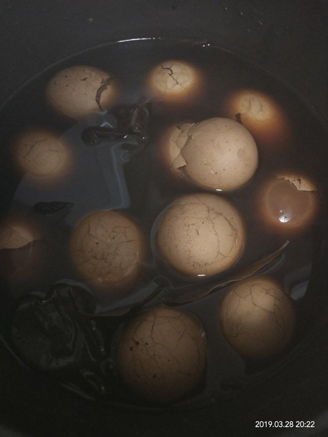电饭煲煮五香茶叶蛋