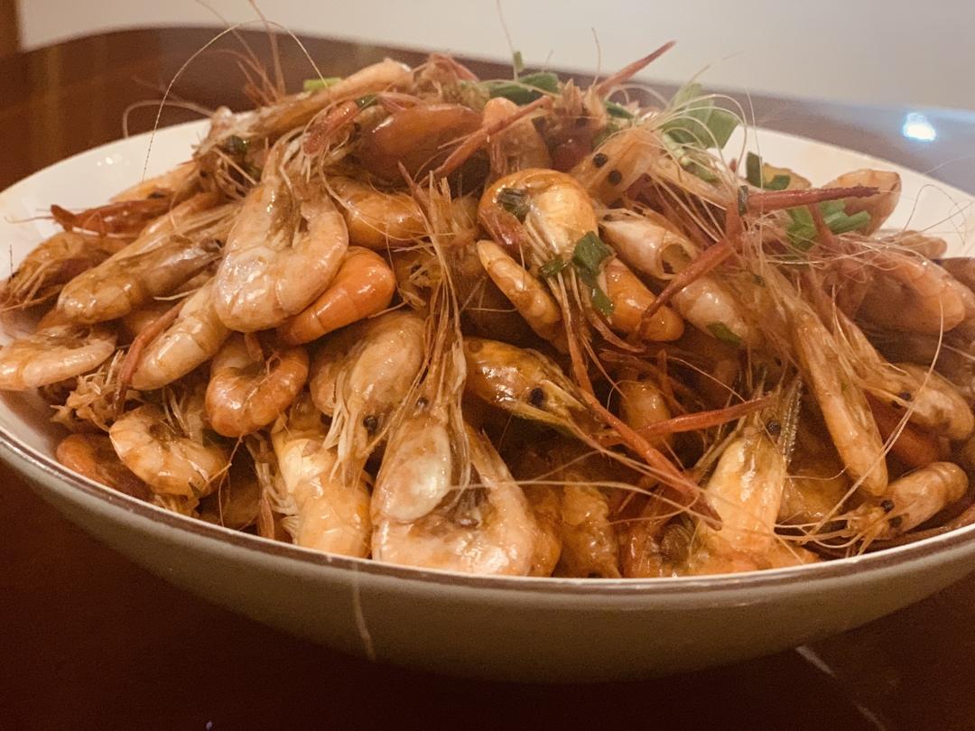 火爆杭州的老头儿油爆虾