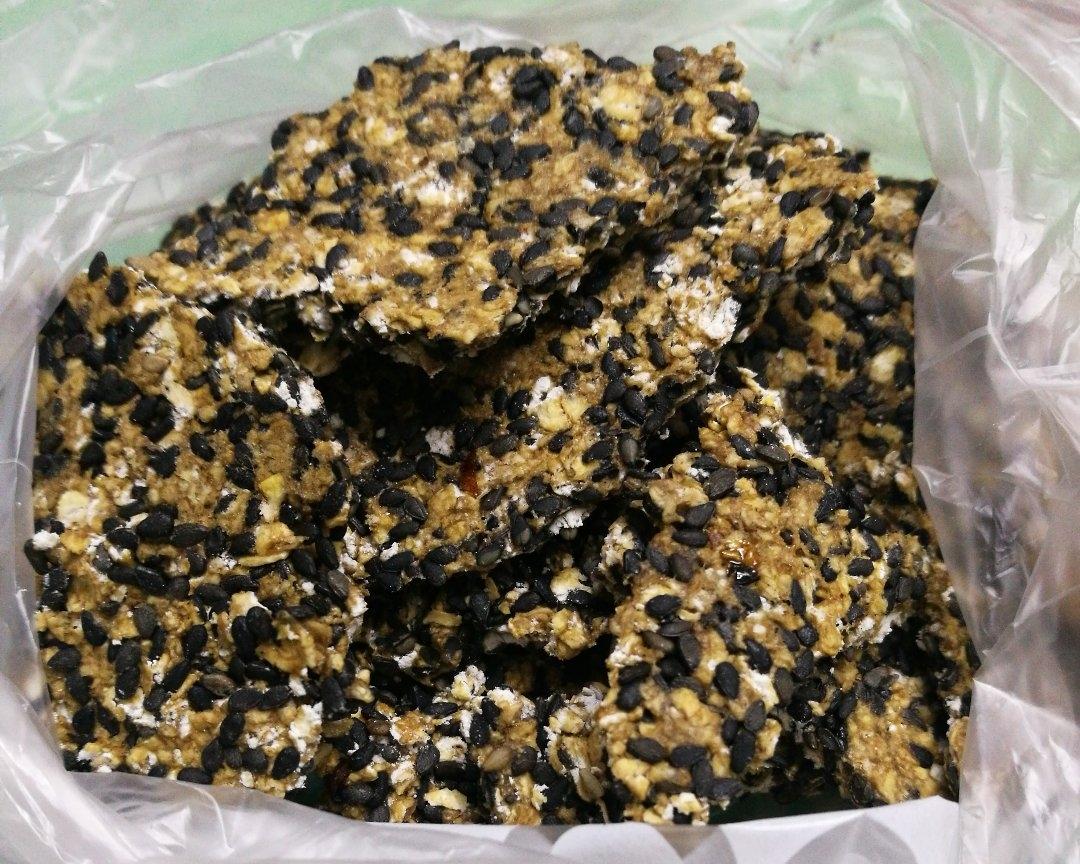 微波炉快手低糖芝麻燕麦饼干的做法