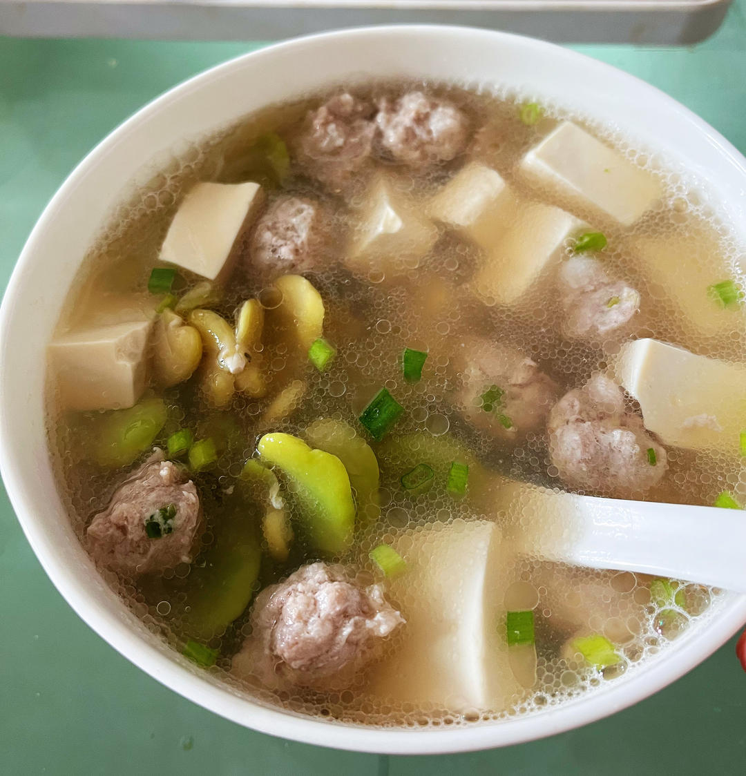 蚕豆米肉丸汤