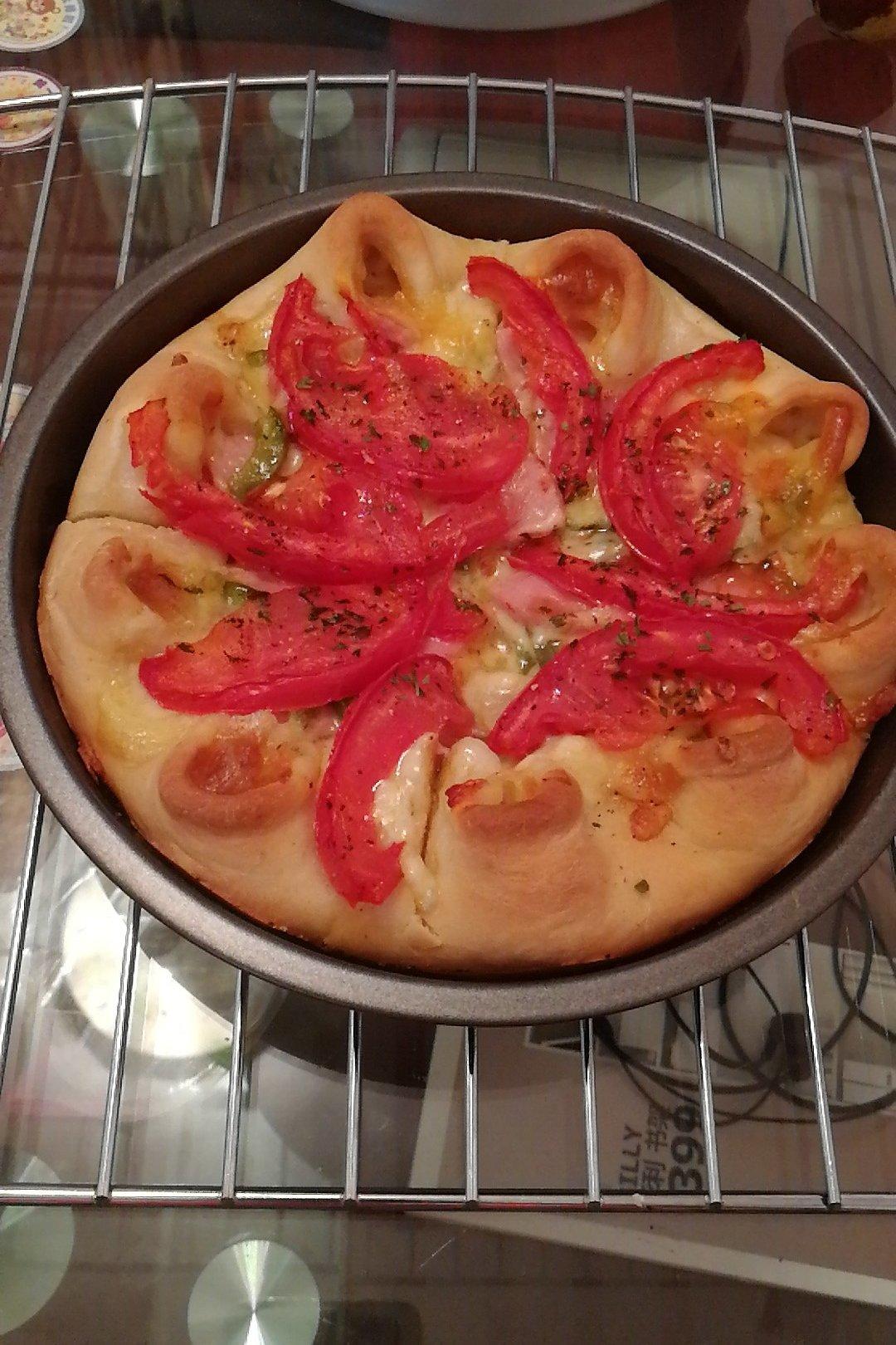 番茄芝士薄底披萨